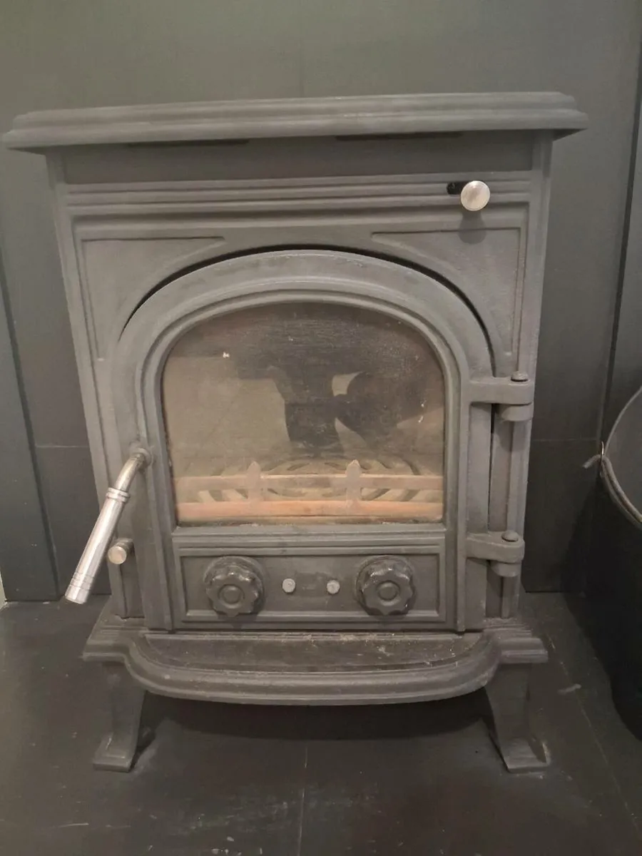 Heritage Stove 7kw - Image 1