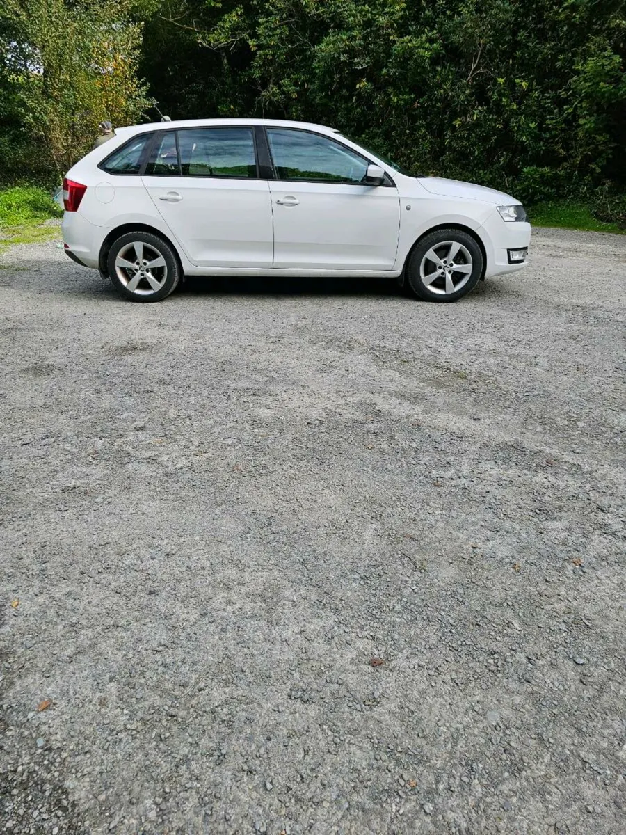 Skoda Rapid - Image 2