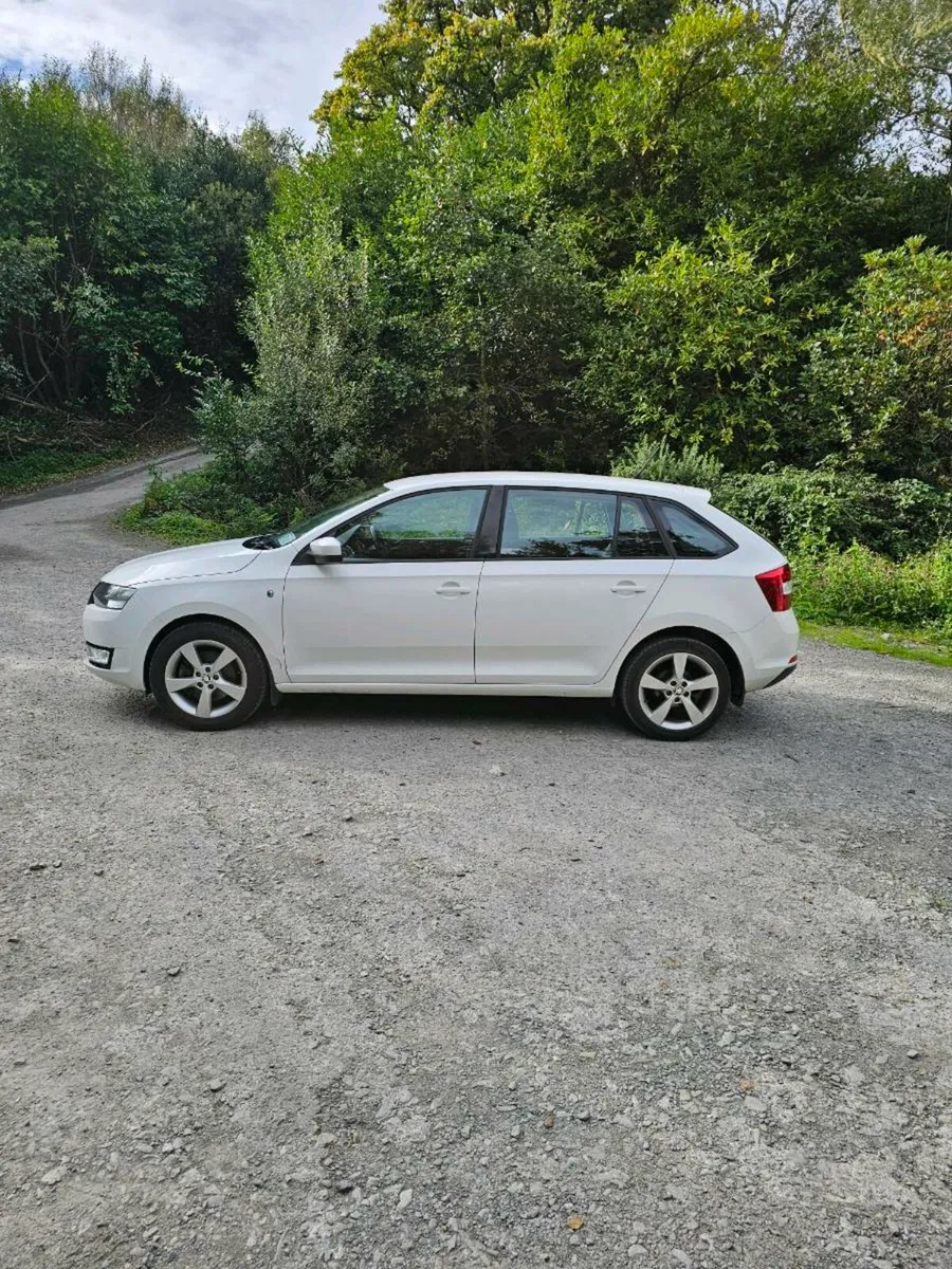 Skoda Rapid - Image 4