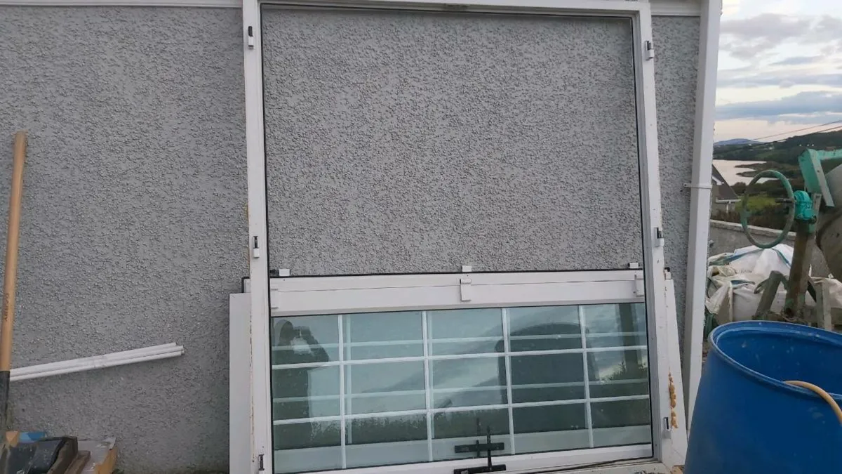 Windows and Furniture - Image 4