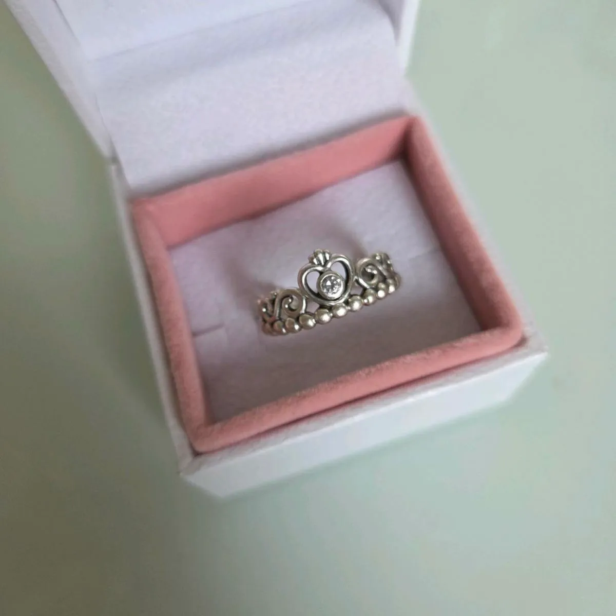 Genuine Pandora  Tiara  ring size 52 - Image 1