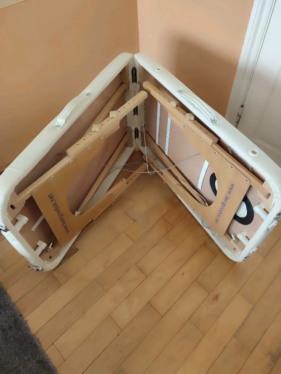 Massage table - Image 2