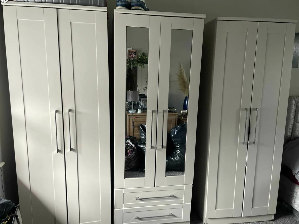 Wardrobe - Image 2