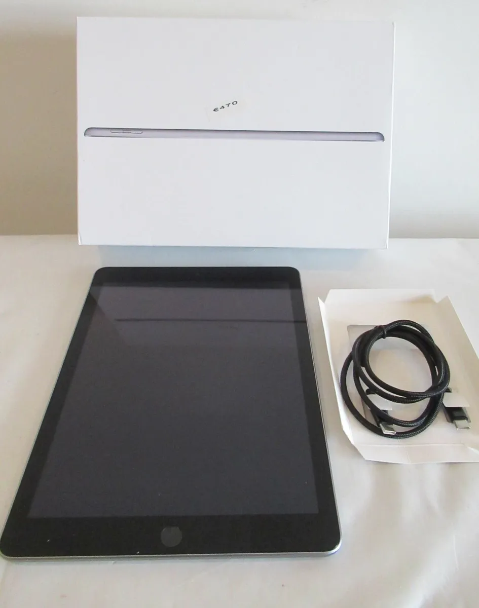 APPLE IPAD 128GB fast internet wi fi email - Image 1