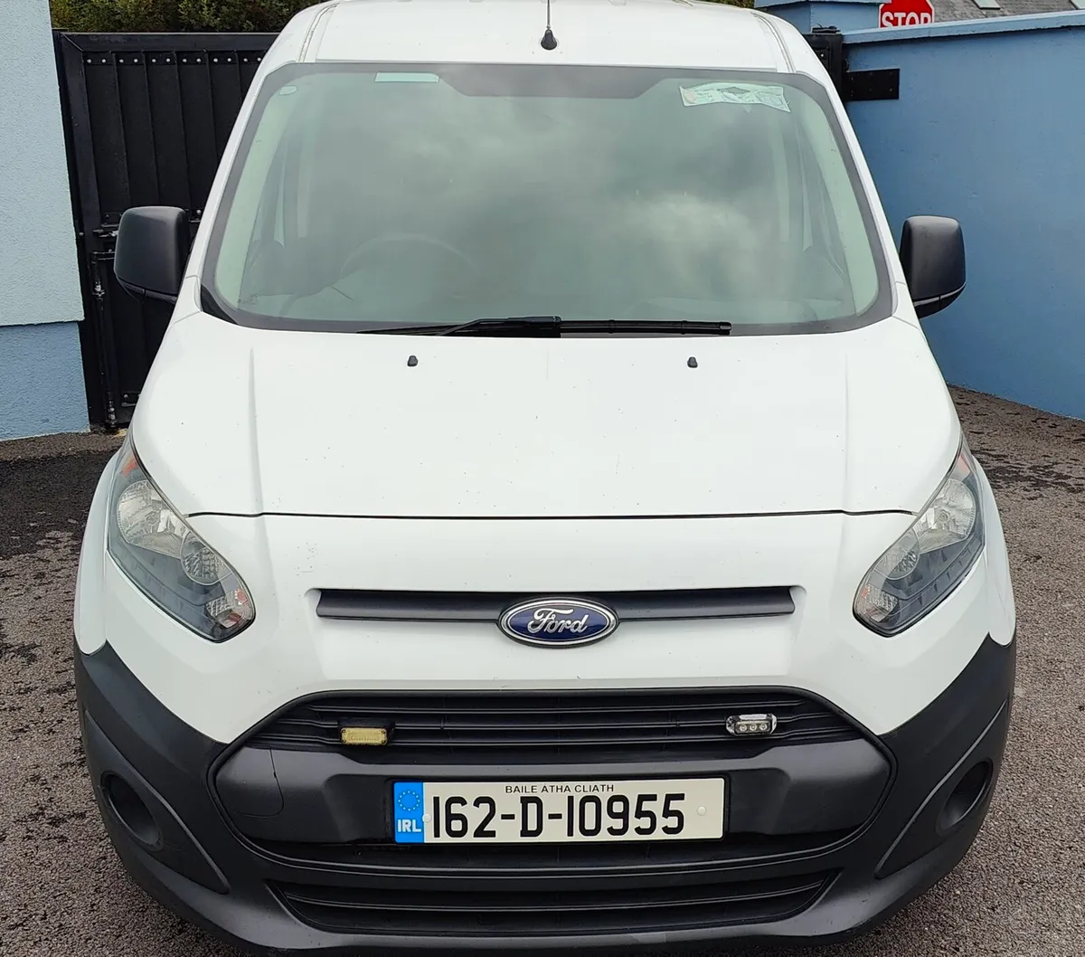 162 Ford Transit Connect NEW CVRT & TAX - Image 2