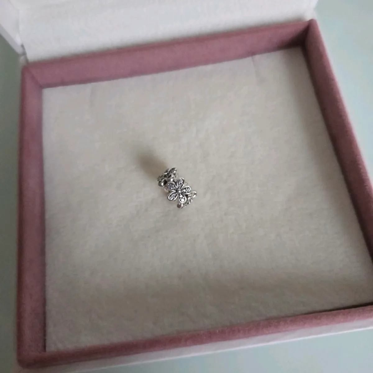 Pandora separately charm sparkly flower - Image 1