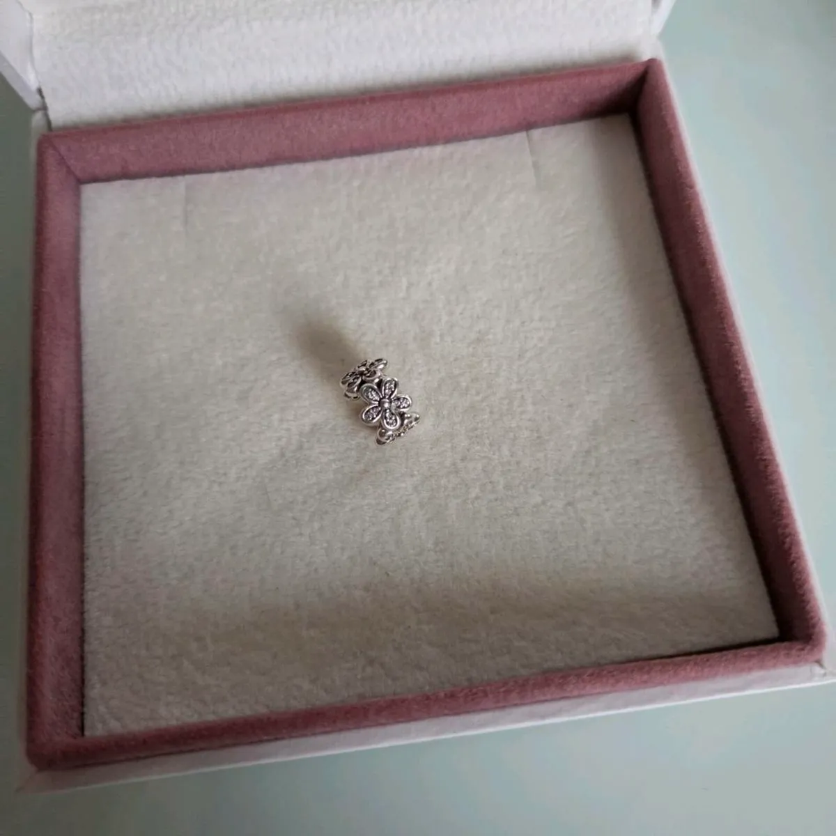 Pandora separately charm sparkly flower - Image 4