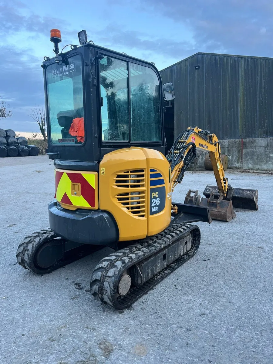 2.7 ton Komatsu - Image 2