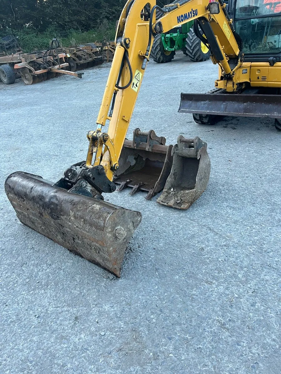 2.7 ton Komatsu - Image 4