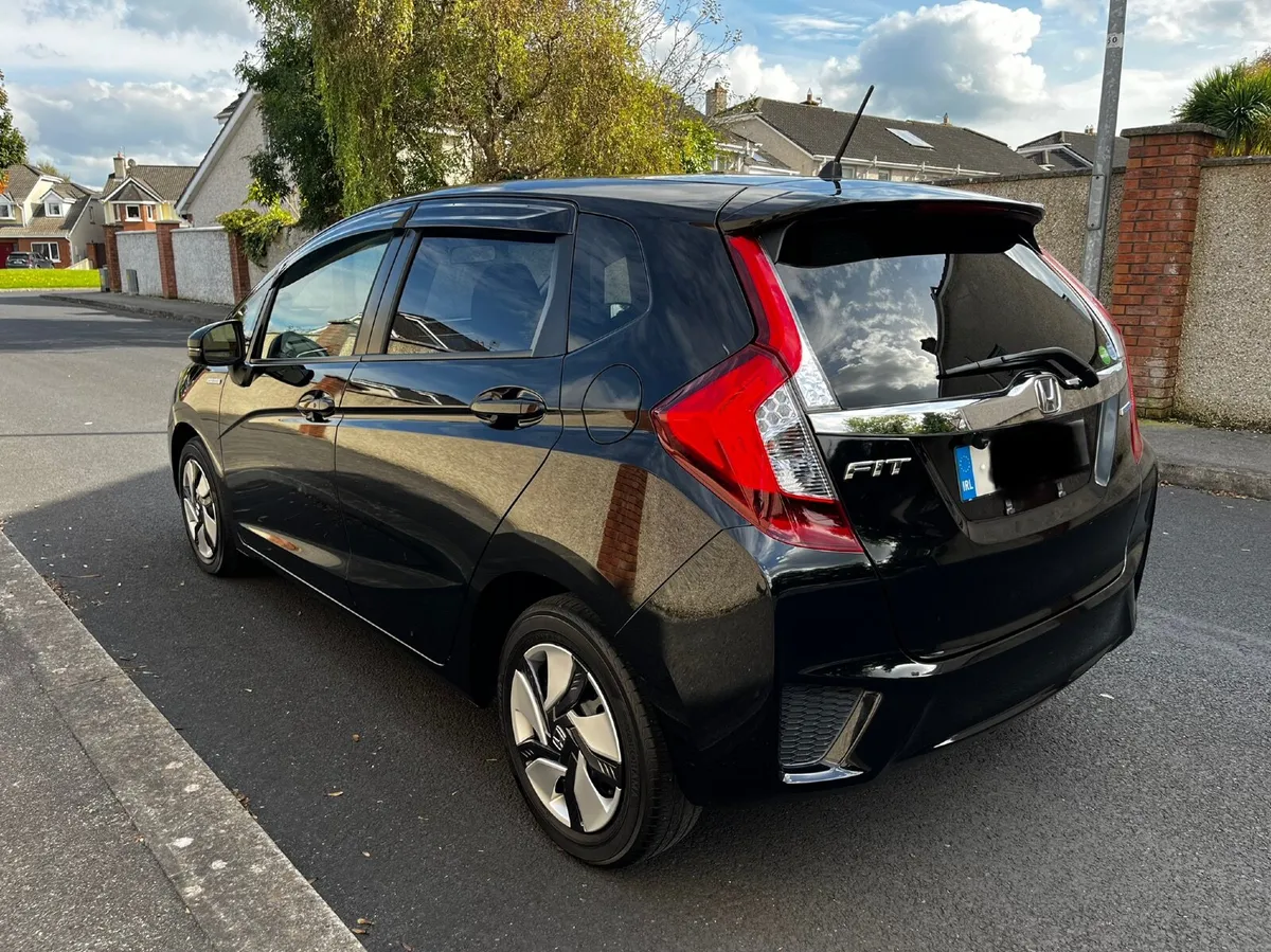 Honda Fit 2015 - Image 2