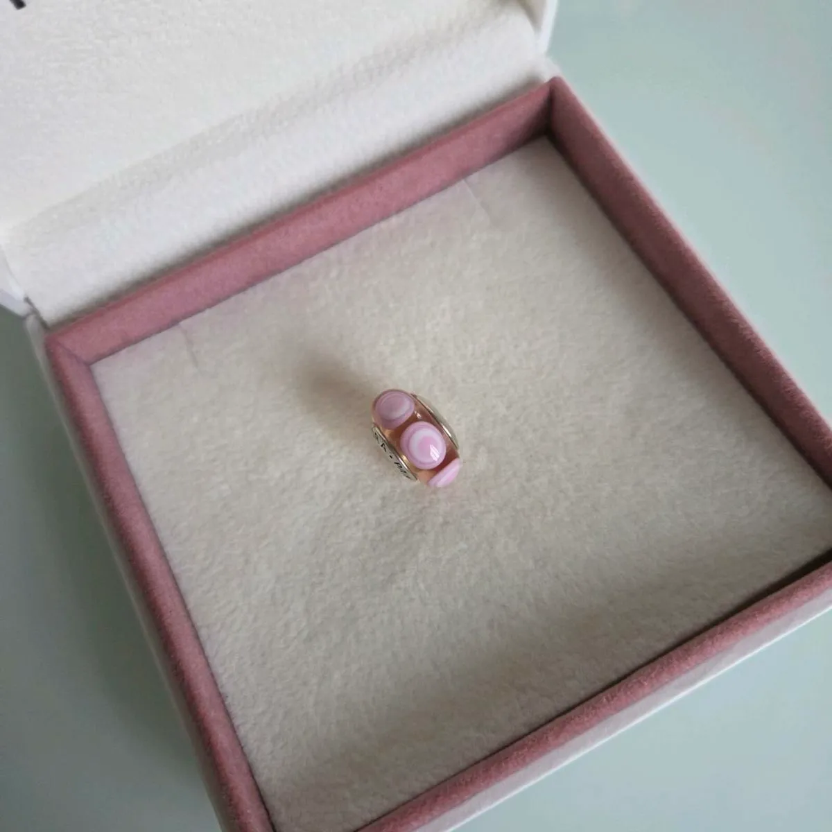 Pandora charm pink murano glass - Image 3