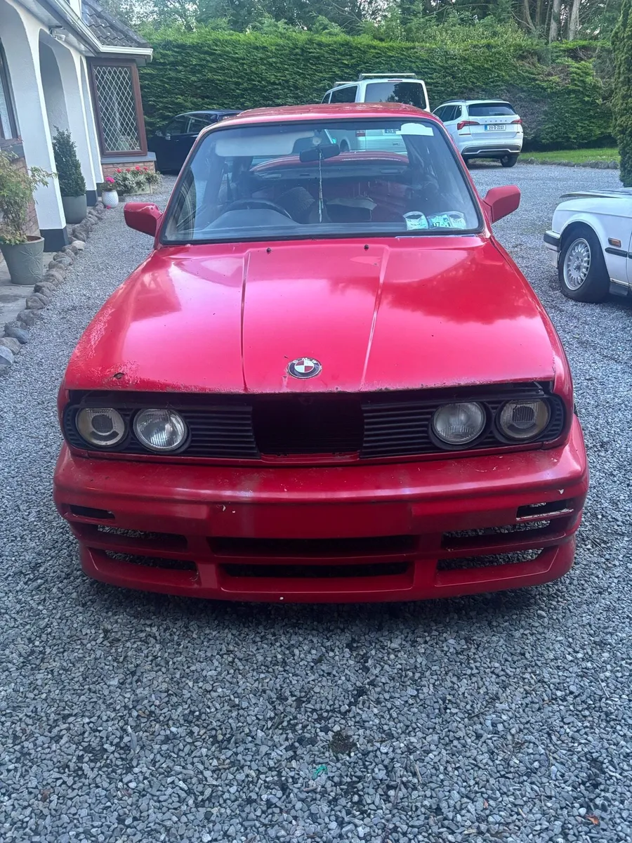 BMW e30 318is - Image 1