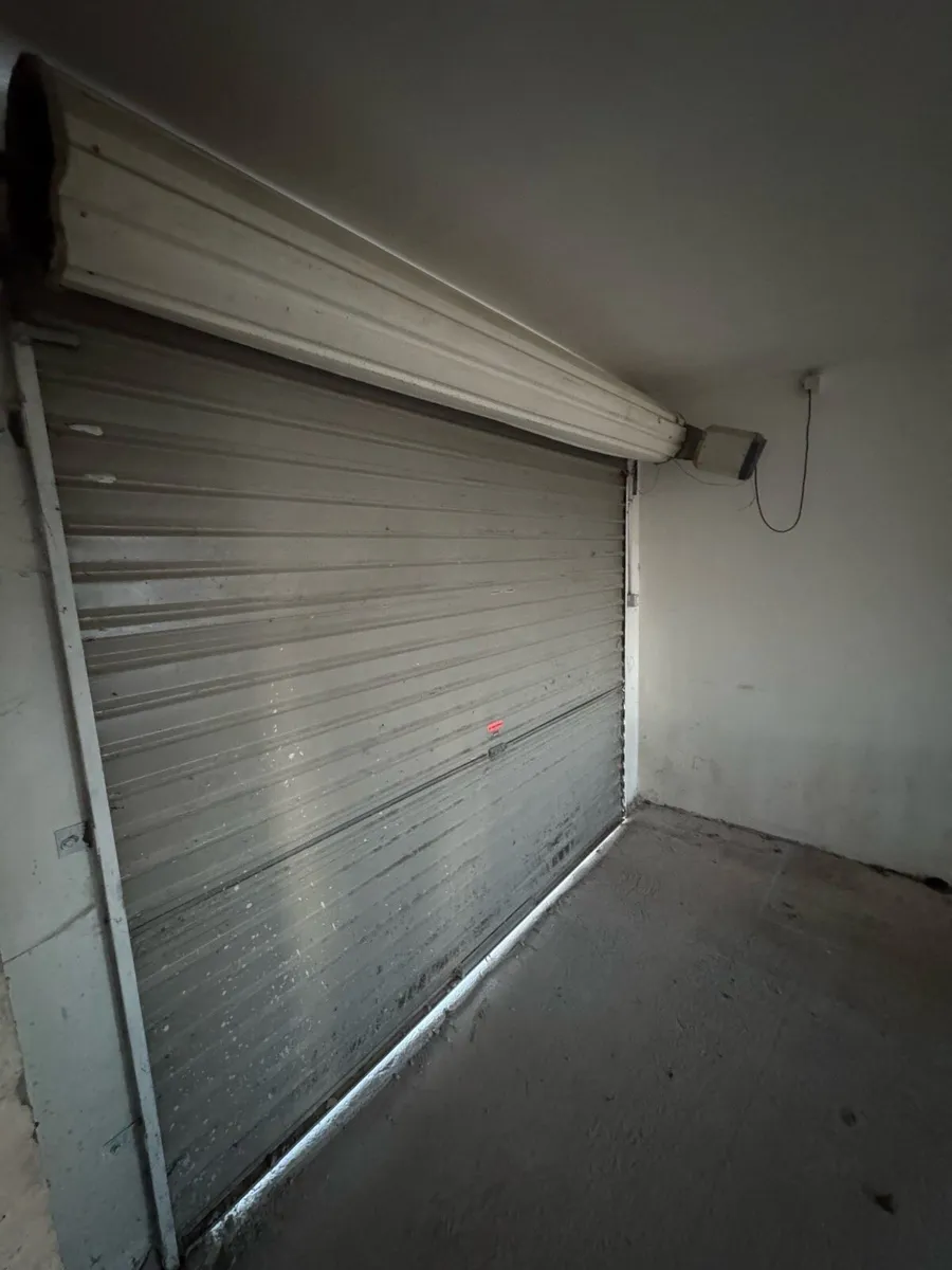 Motorised garage door - Image 2