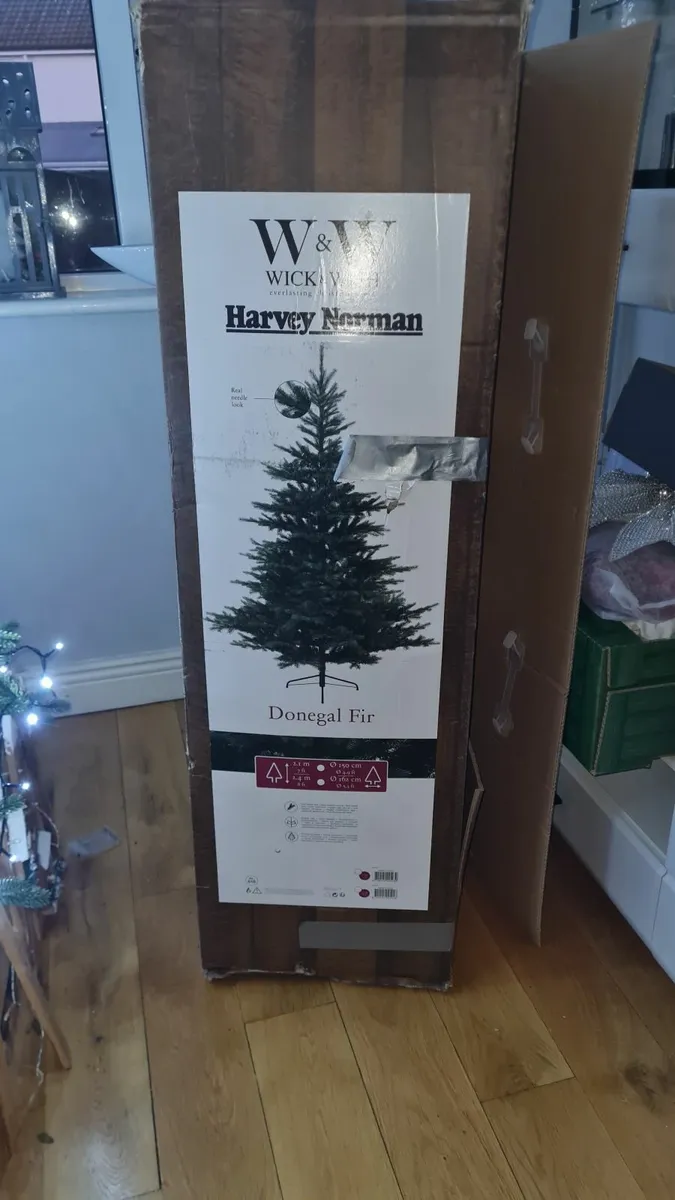 Christmas tree & decorations - Image 4