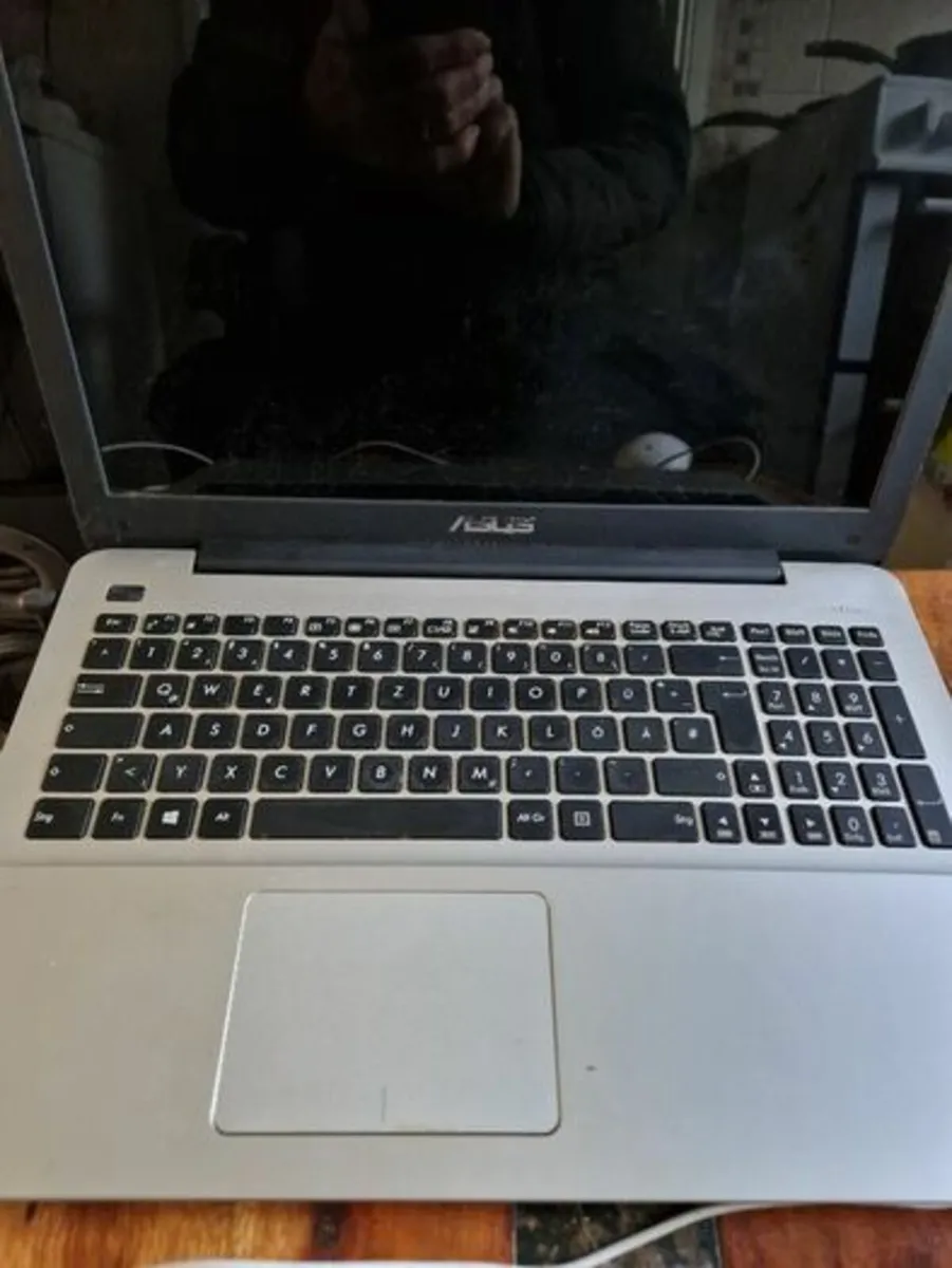 ASUS Notebook Laptop Model F555L 8GB RAM 150GB HDD - Image 1