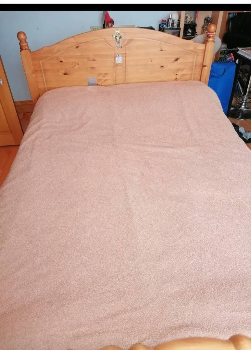 Bed - Image 1