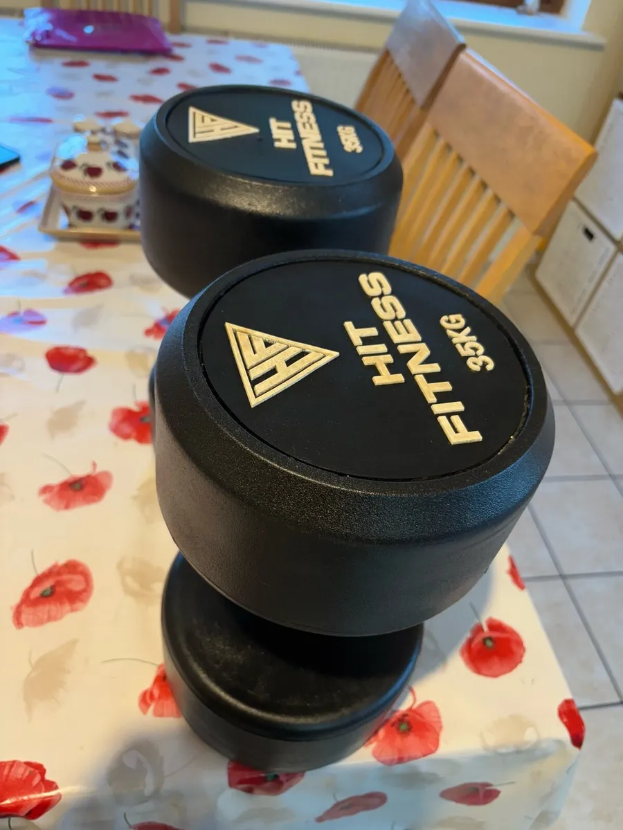 CHEAP HIT FITNESS RUBBER DUMBBELLS. 2 X 35KG! - Image 3