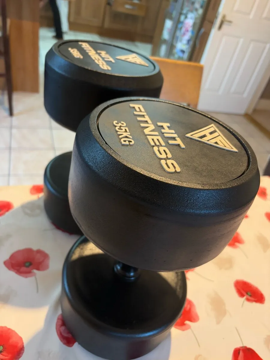 CHEAP HIT FITNESS RUBBER DUMBBELLS. 2 X 35KG! - Image 4