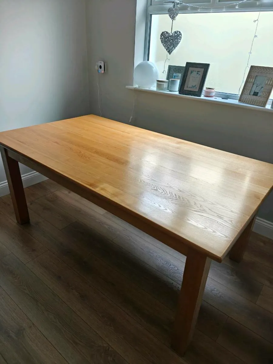 Dining Table with 8 chairs & cushions - Image 3