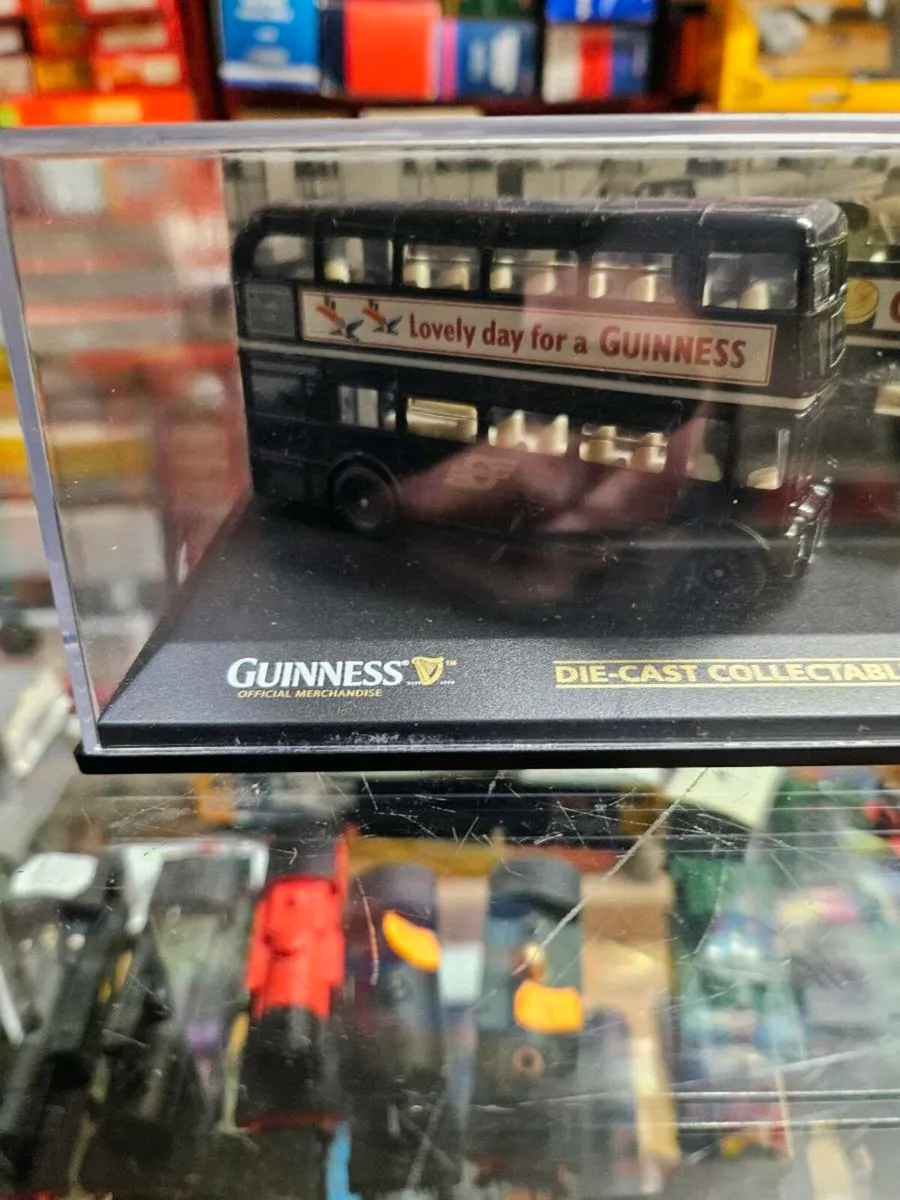 Corgi Guinness Bus Set - Image 2