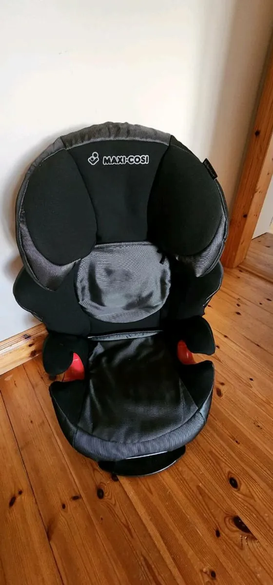 Booster car seat - Image 1