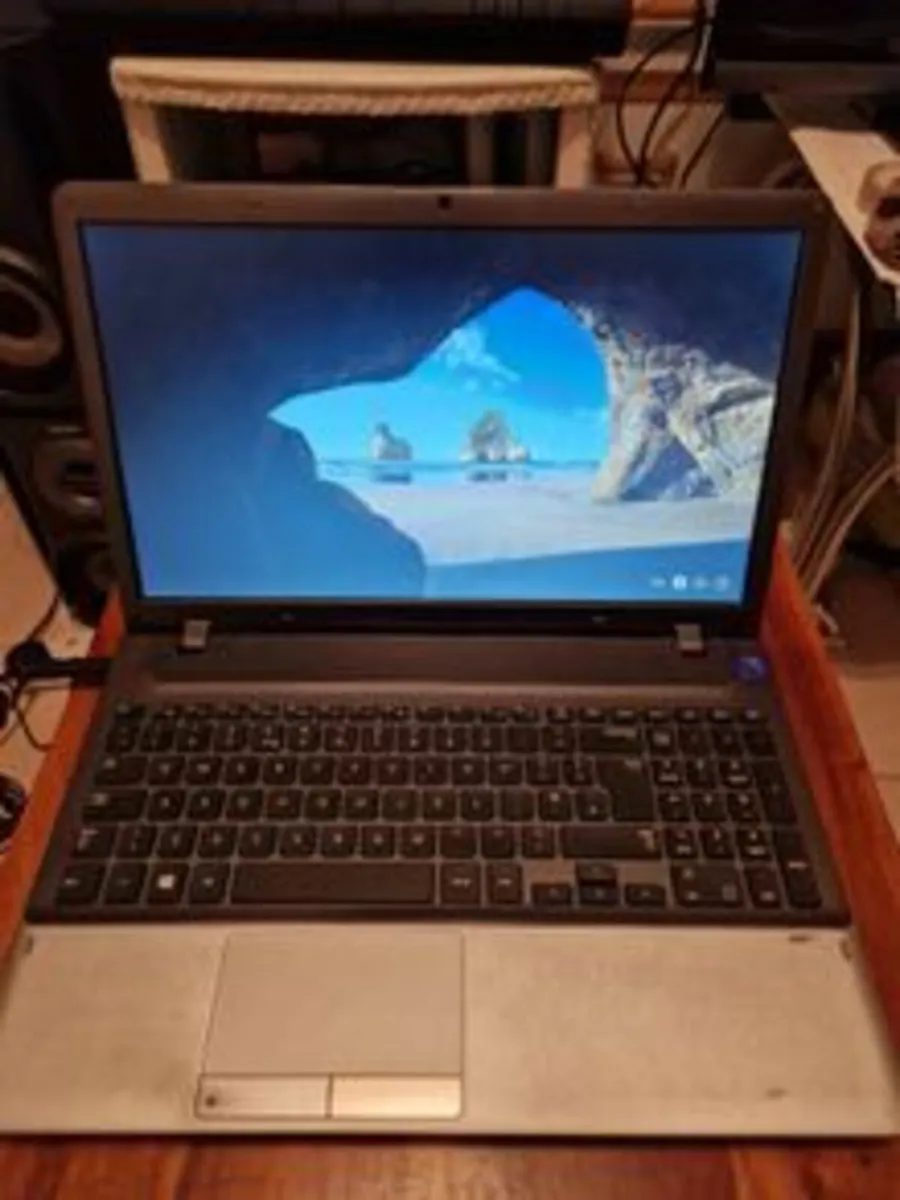 Samsung Notebook Laptop, 750GB HDD, 6GB RAM - Image 1