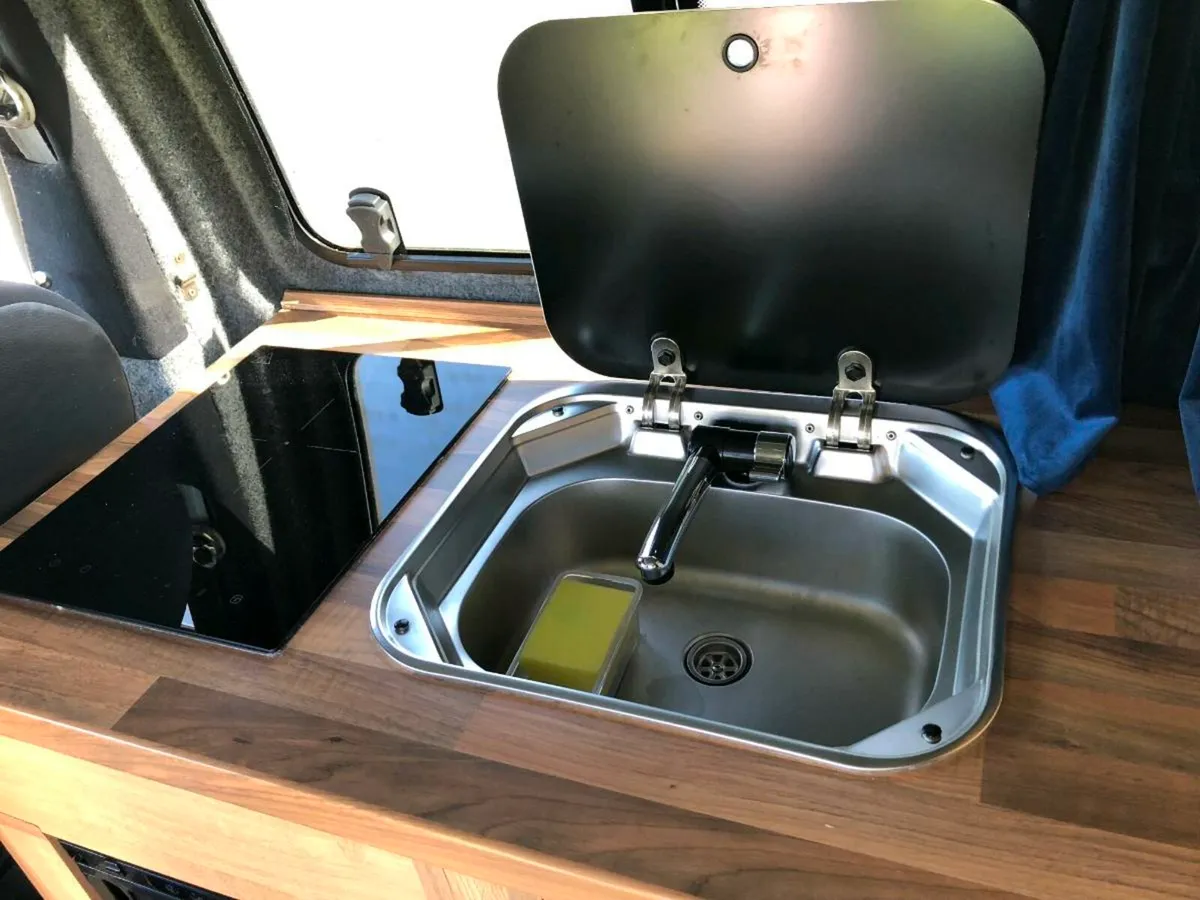 Camper van - Image 2
