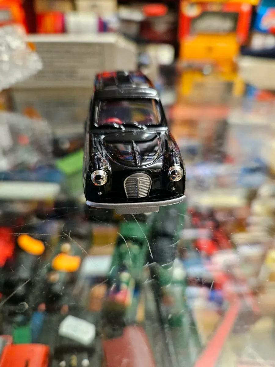 Corgi Guinness Van - Image 3