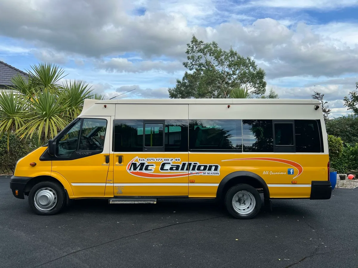 Transit minibus 17 seats - Image 2
