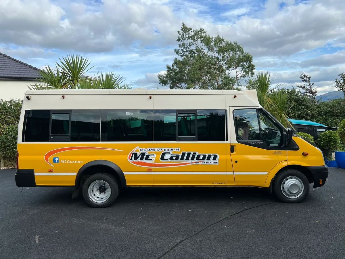 Transit minibus 17 seats - Image 4