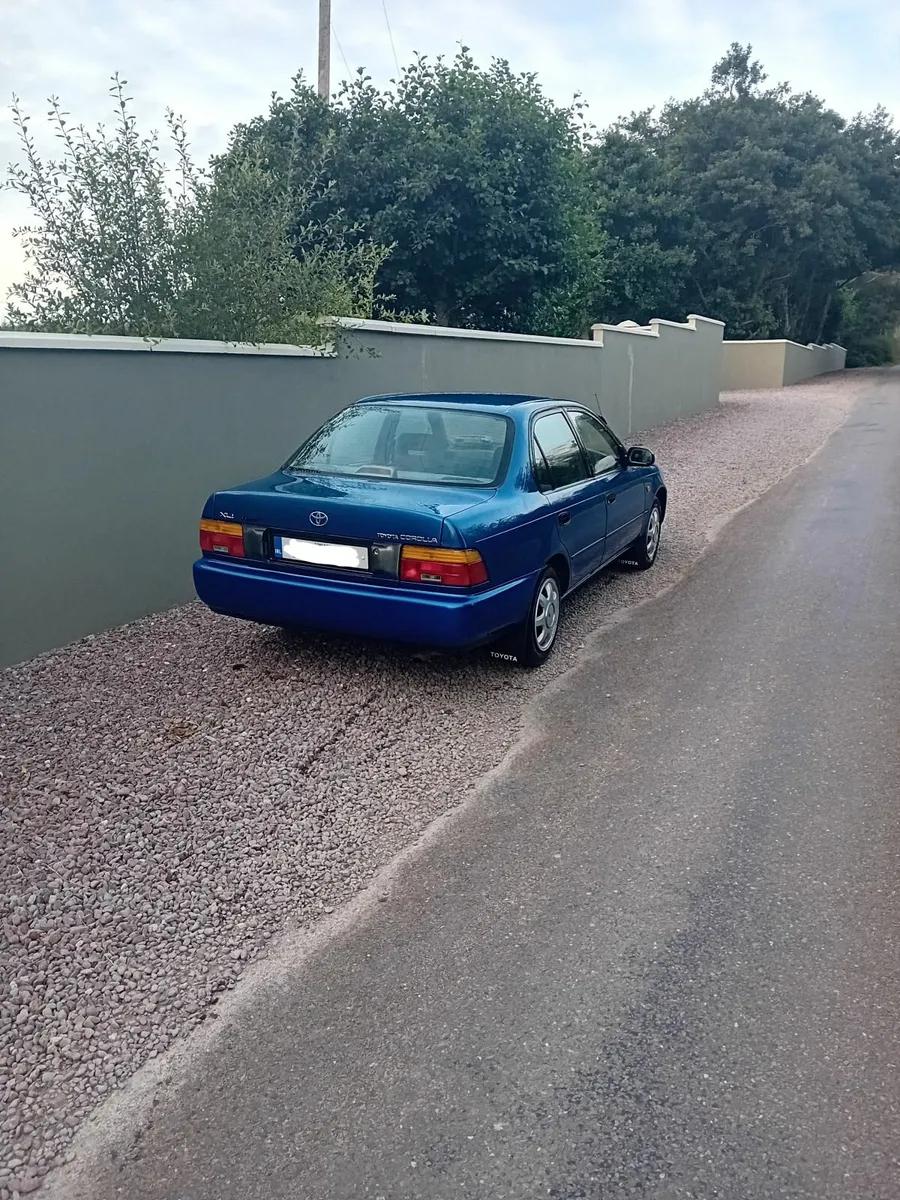 Toyota Corolla 1997 - Image 2