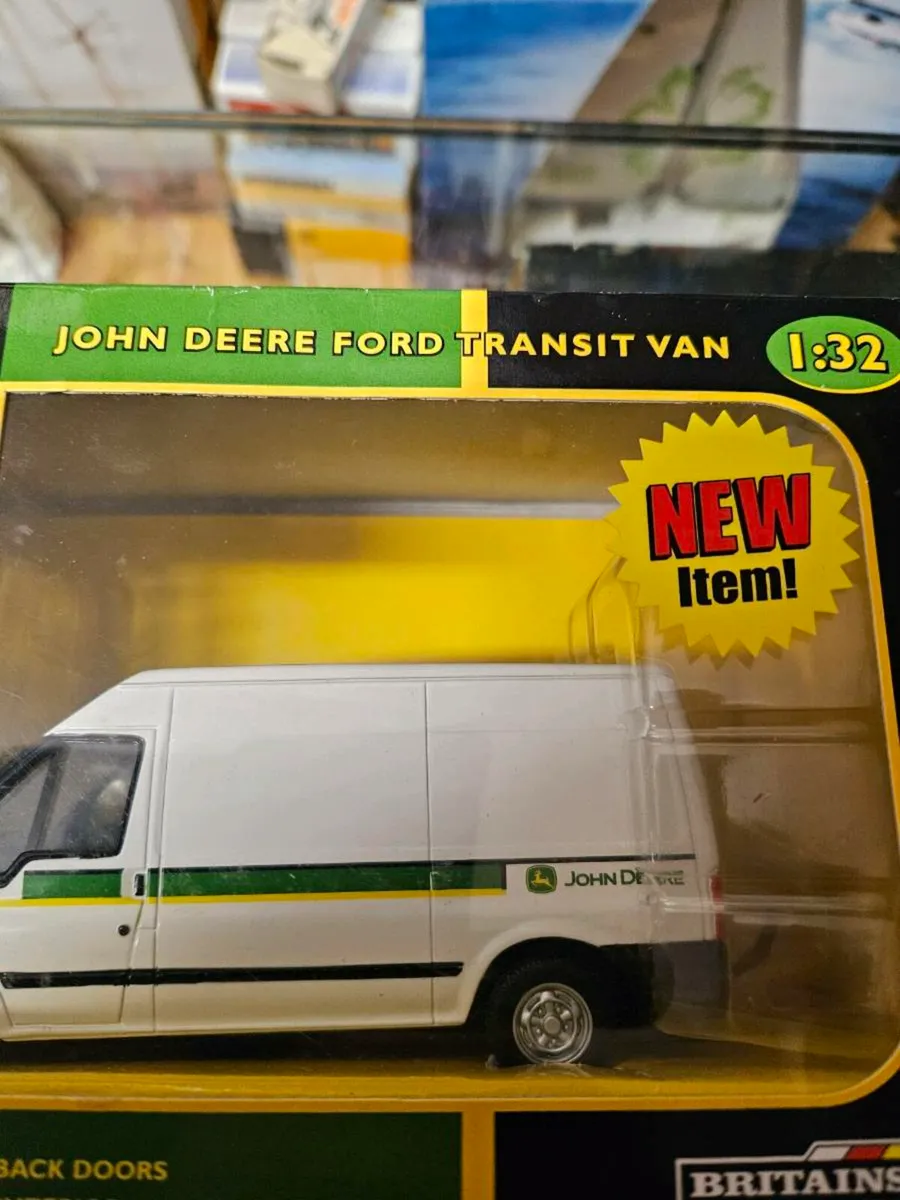 Britain's Farm John Deere Ford Transit Van 1.32 - Image 3
