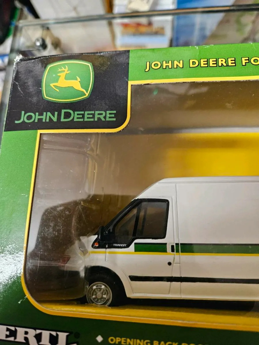 Britain's Farm John Deere Ford Transit Van 1.32 - Image 4