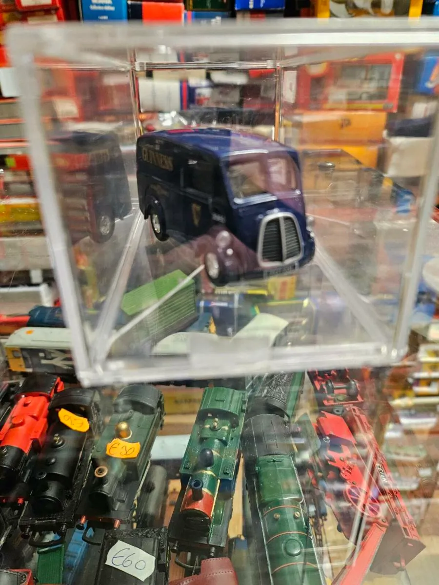 Corgi Code3 Guinness Van - Image 3