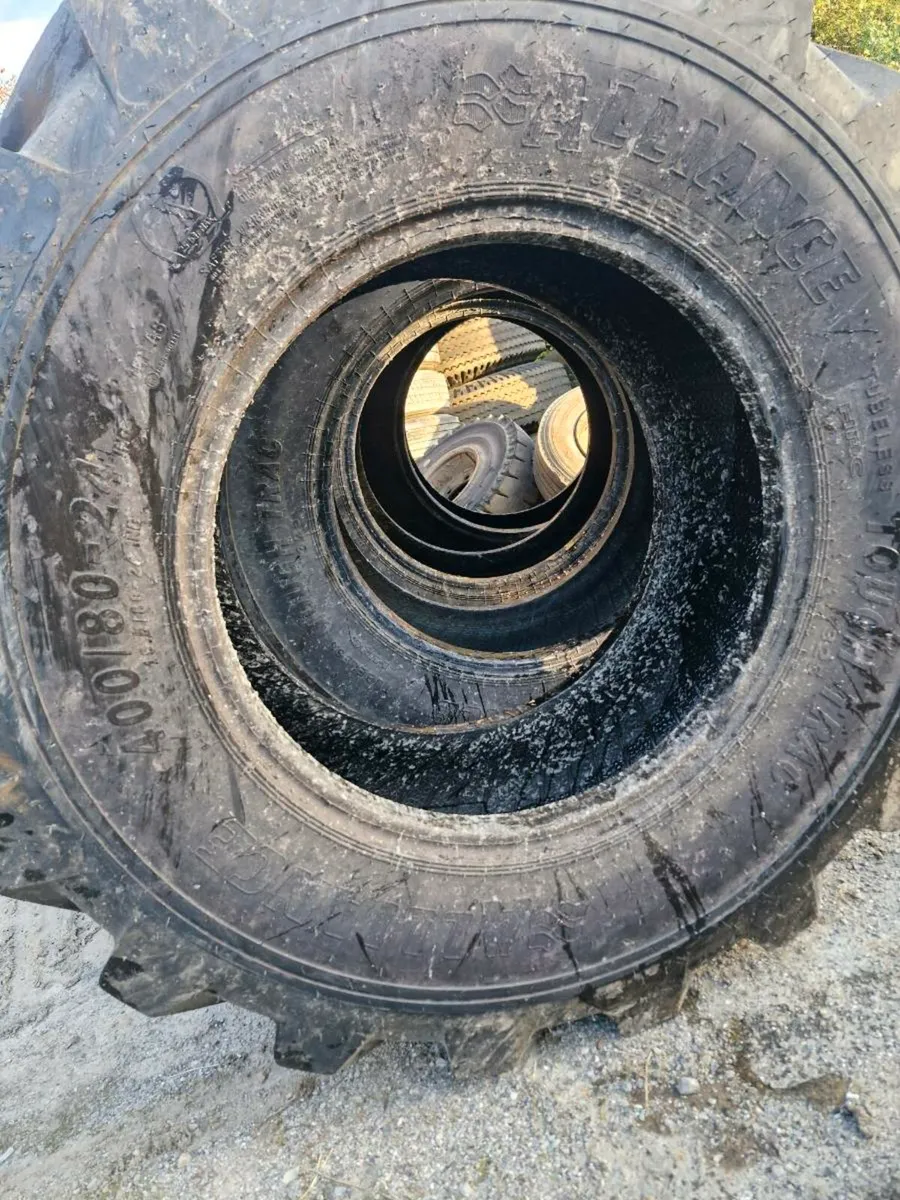 90% 400 80 24 loader tyres perfect - Image 3
