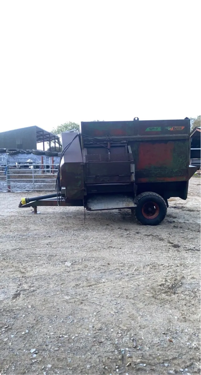 Keenan Beet cleaner/chopper - Image 1
