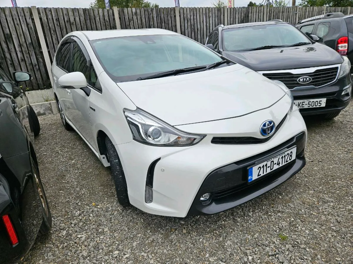 Toyota Prius Alpha 7 seater - Image 1