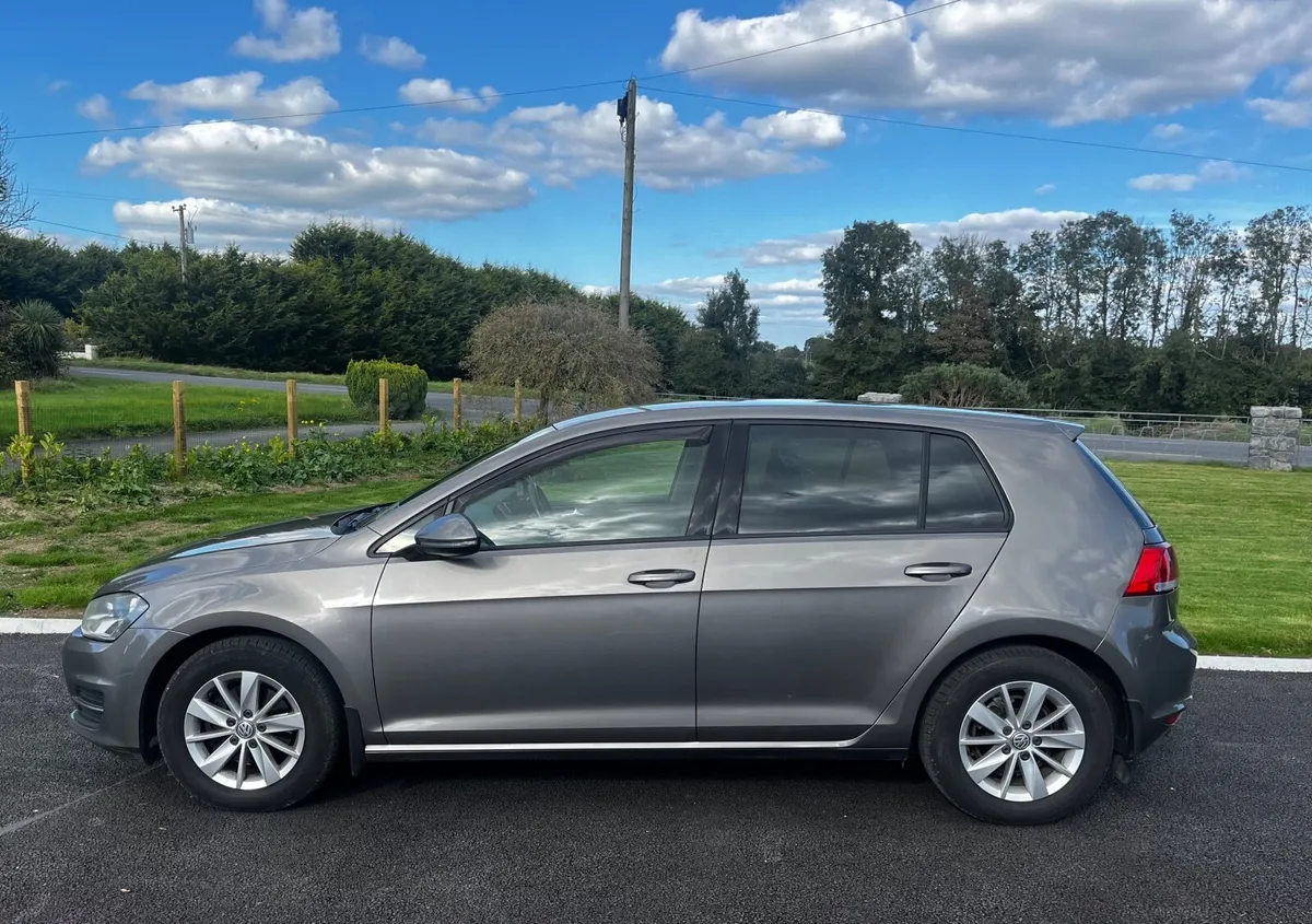 Volkswagen Golf 2013 - Image 2