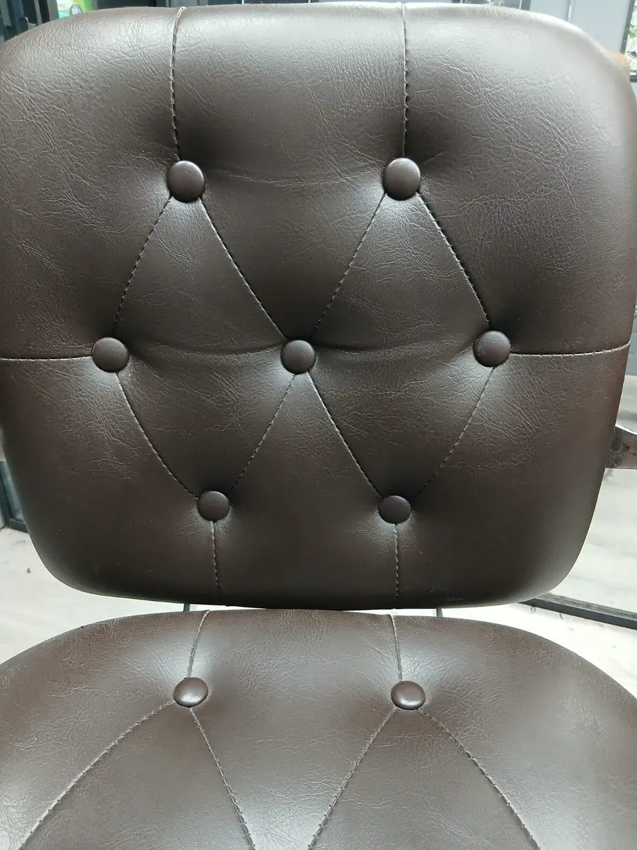 Barber chair - Image 2