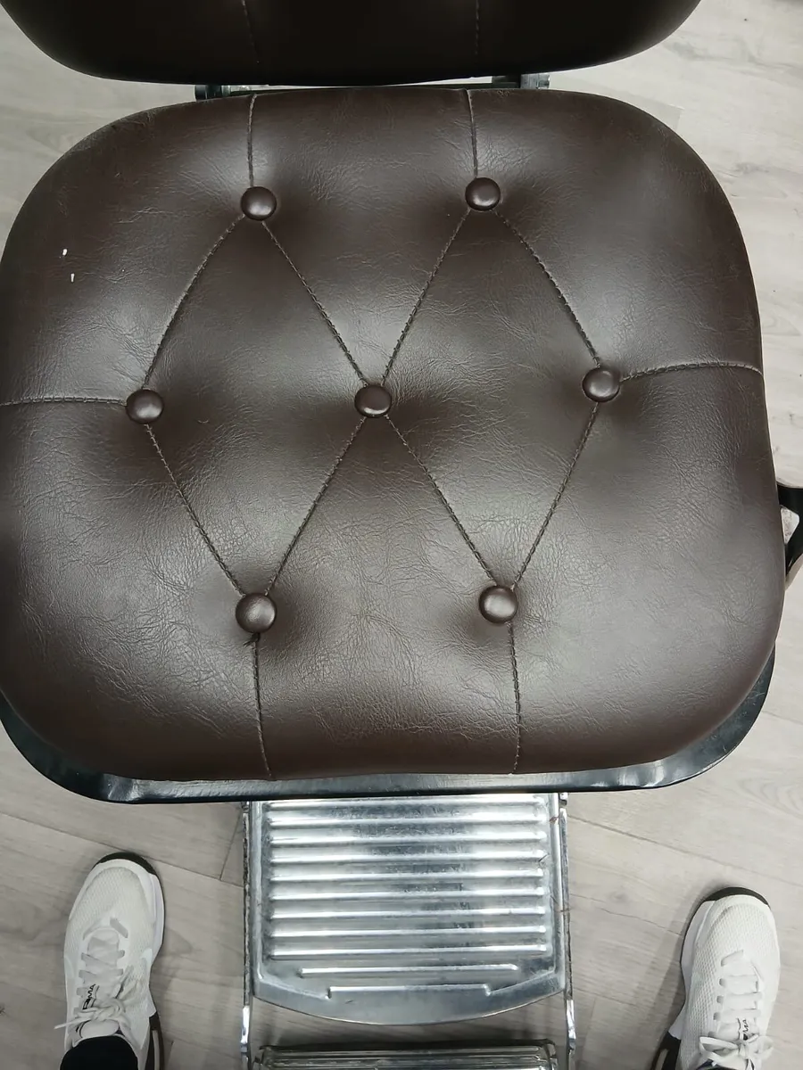 Barber chair - Image 3