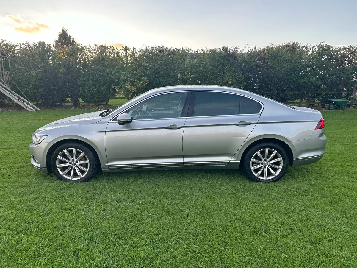 2015 Volkswagen Passat Highline - Image 4