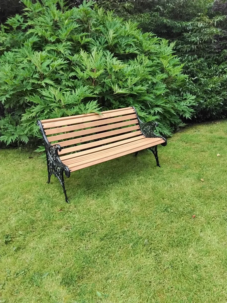 Cast iron and white oak garden bench - Image 3