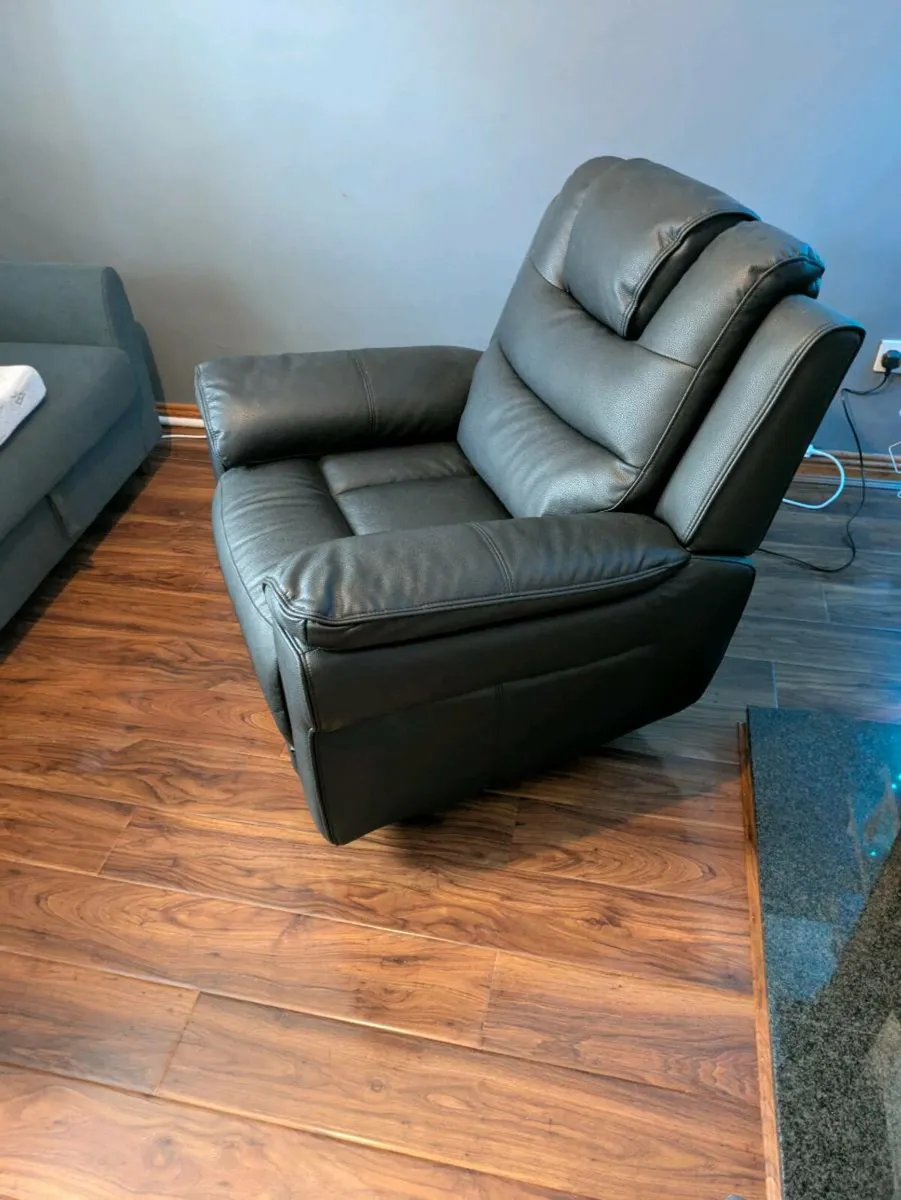Electric recliner armchair - Image 2