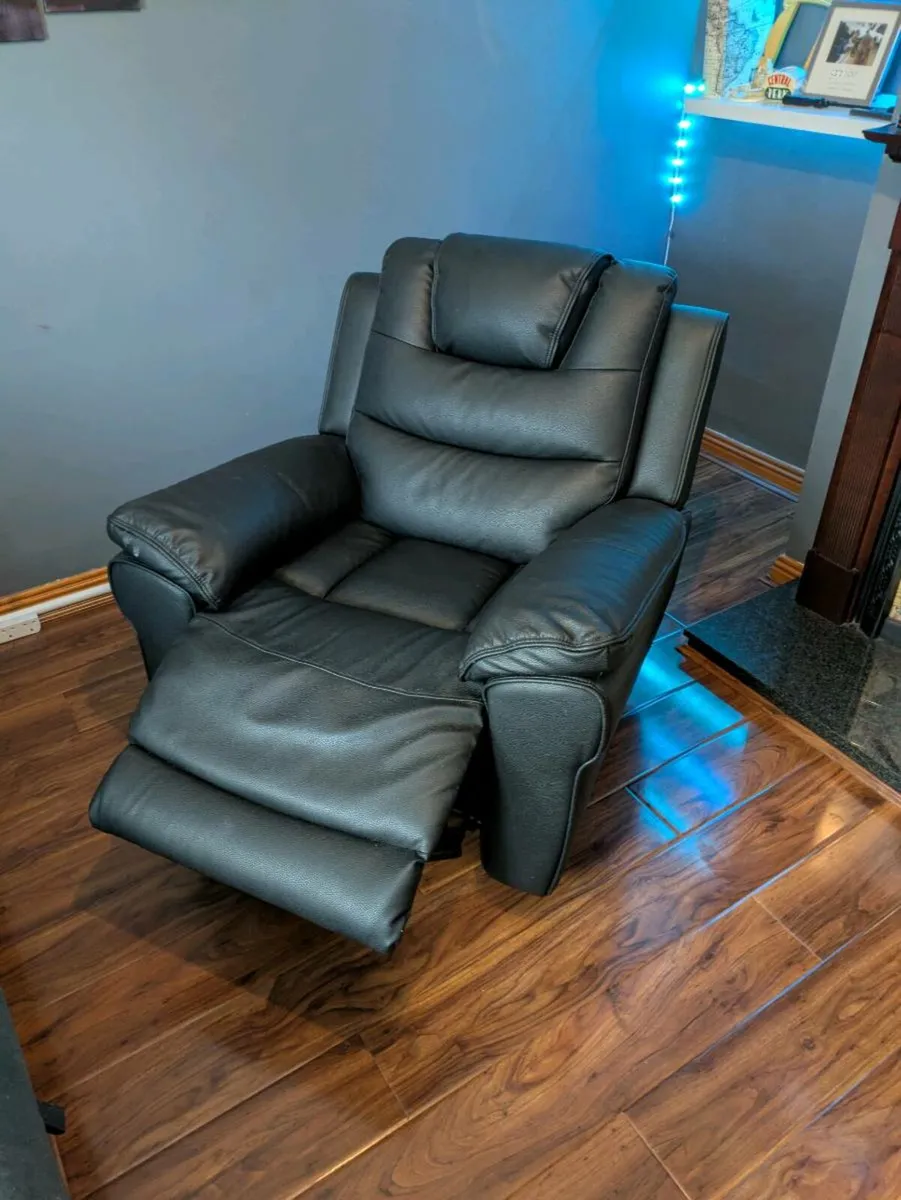 Electric recliner armchair - Image 3