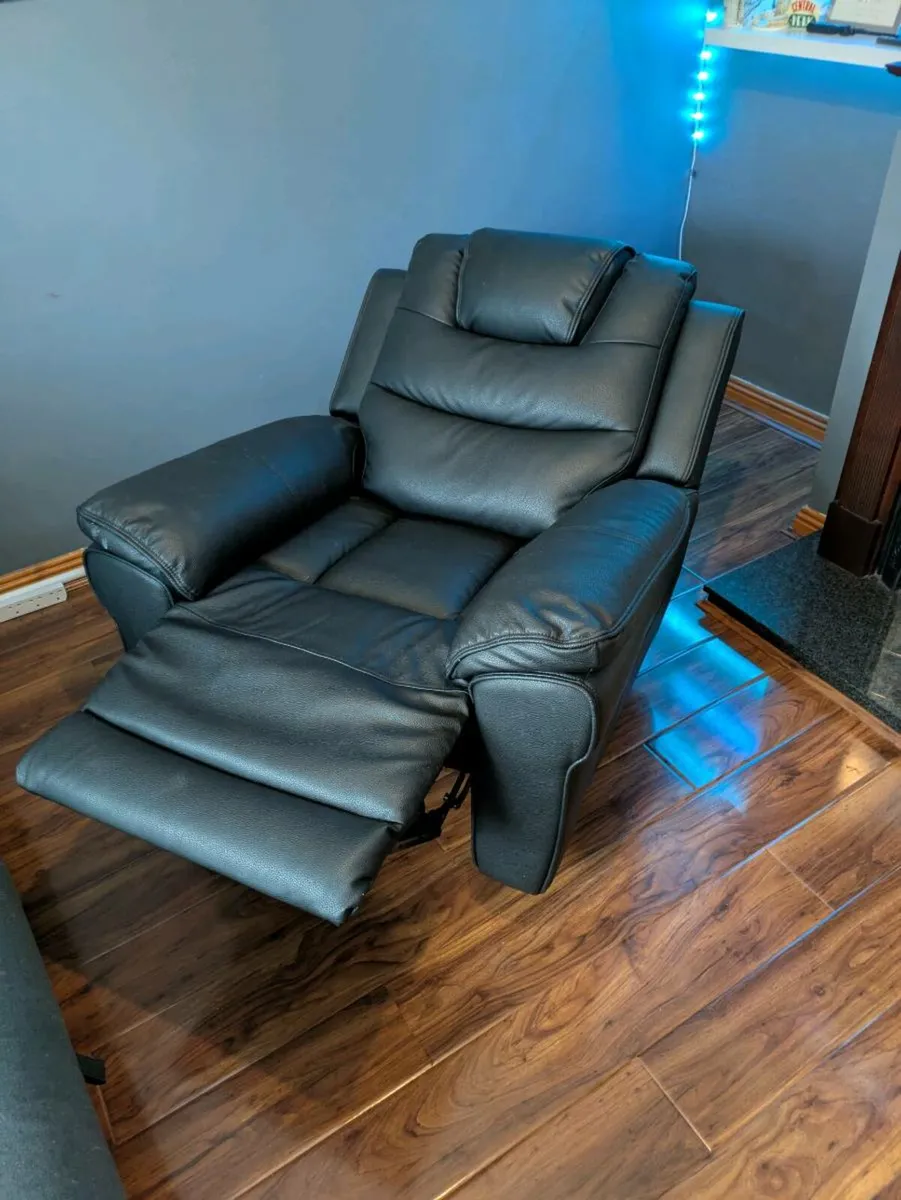 Electric recliner armchair - Image 4