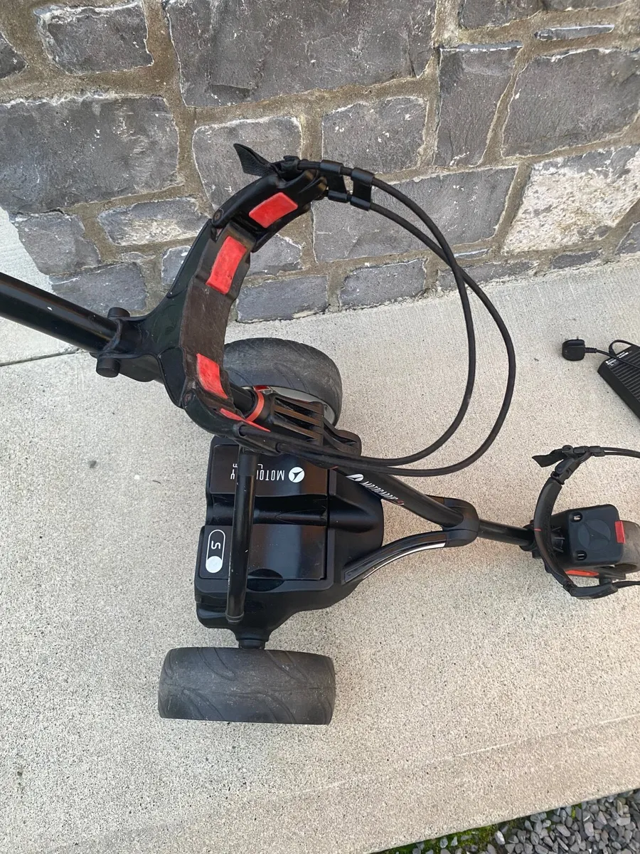 Motocaddy S1 DHC electric trolley - Image 2