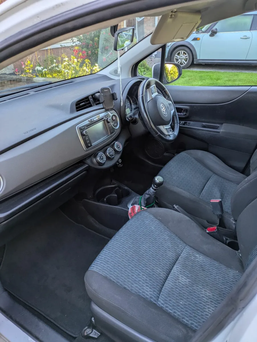 Toyota Yaris 2013 Diesel - Image 2