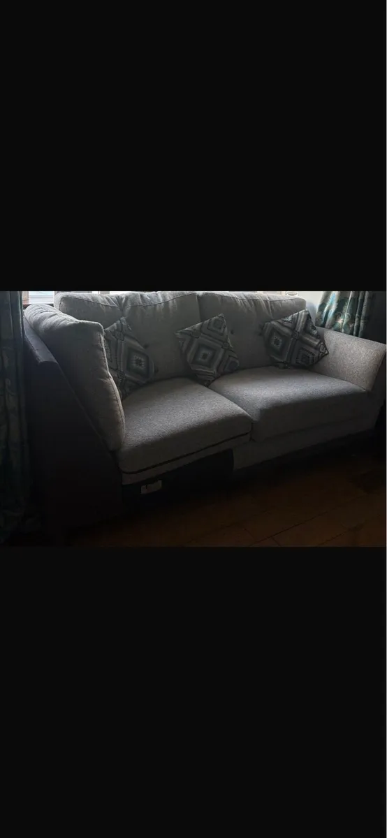 Couch - Image 4
