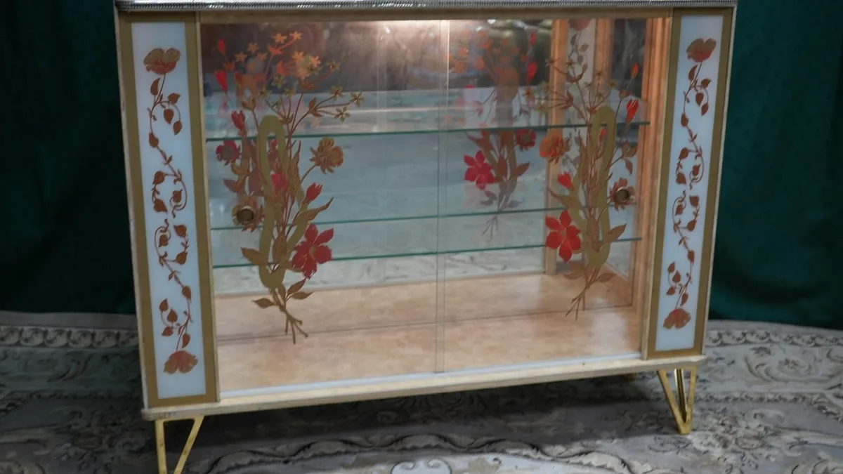 Mid-Century Style Display Cabinet - Image 4