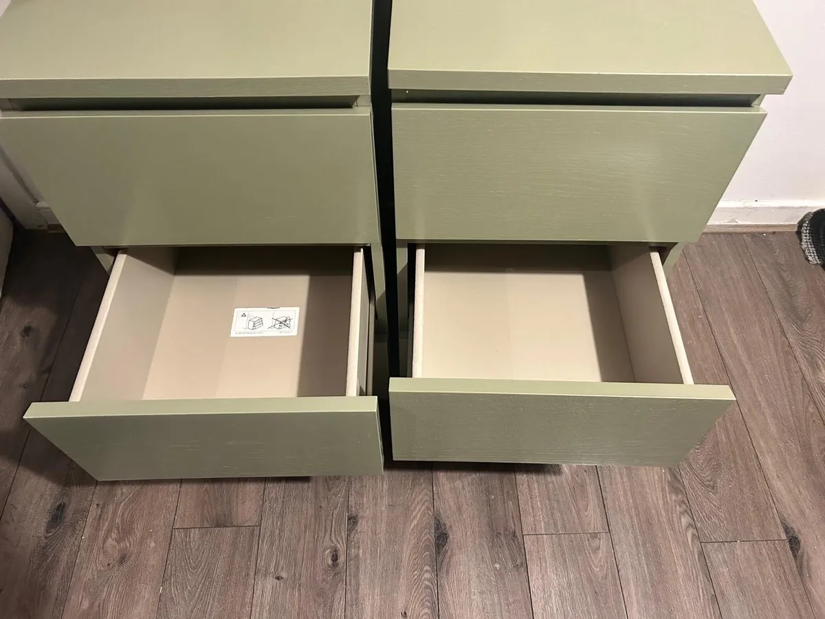 Two bedside lockers - Image 2